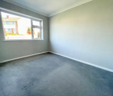 202 Stonelow Road, S18 - Photo 2