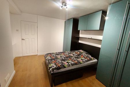 Linkways, STEVENAGE - Photo 2