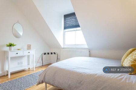 1 bedroom flat to rent - Photo 2