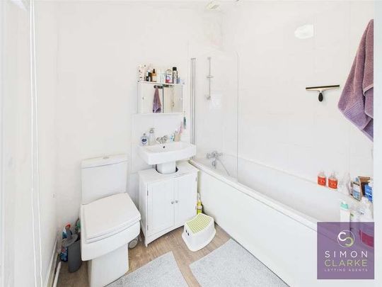 Grove Road, North Finchley, N12 - Photo 1