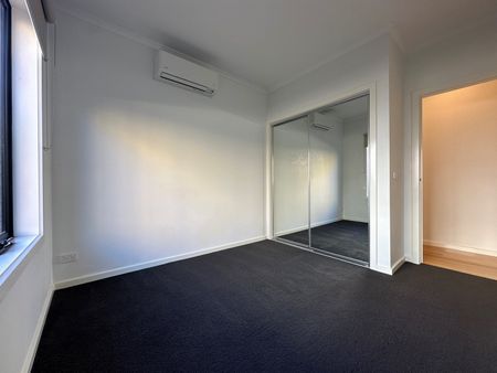 3/33 Curie Avenue, Oak Park VIC 3046 - Photo 3