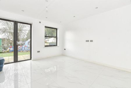 3 bedroom semi-detached house to rent - Photo 2