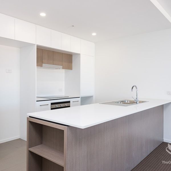 PRIVATE- LIGHT FILLED- EAST FACING - Photo 1