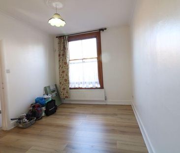 4 bedroom semi-detached house to rent - Photo 1