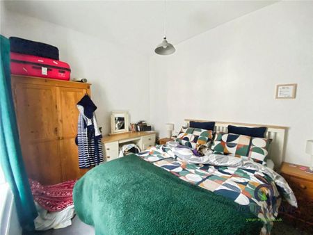 2 bedroom end of terrace house to rent - Photo 4