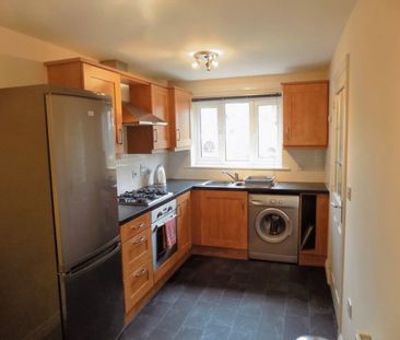 3 Bedroom End Terraced House - Photo 6