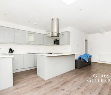 3 bedroom semi-detached house to rent - Photo 3