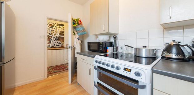 Modern Apartment - Photo 1