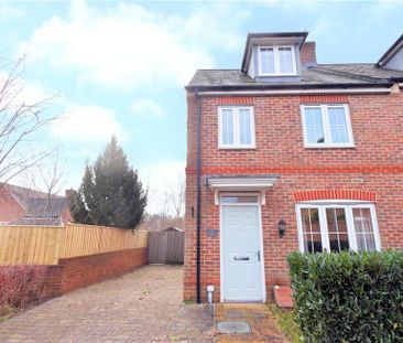 4 bedroom semi-detached house to rent - Photo 3