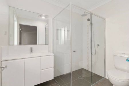Beautiful Family Home - Photo 5