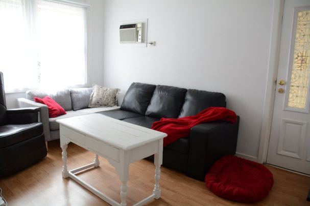 Oaklands Park - Photo 1