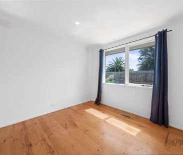 “Spacious & Sunlit Living” - Photo 1