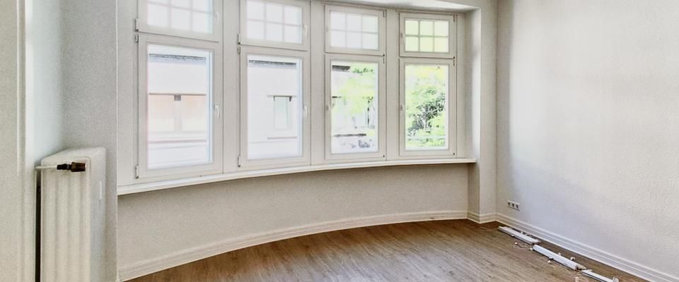 Frisch sanierte und helle Altbauwohnung im Herzen von Gütersloh - zu sofort! - Photo 1