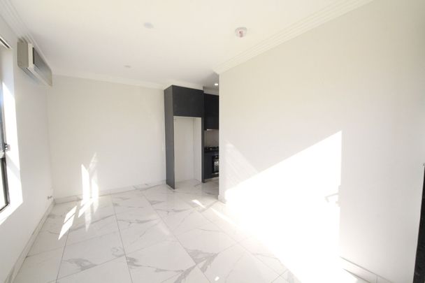 Near New Granny Flat with Own Access. - Photo 1