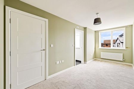 4 bedroom end of terrace house to rent - Photo 4