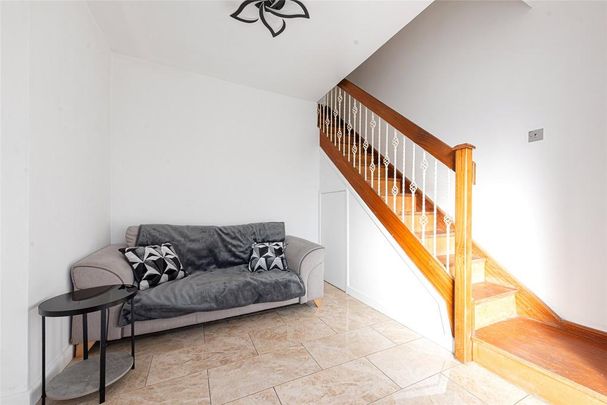 5 bedroom semi-detached house to rent - Photo 1