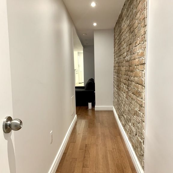 Downtown - Superb 3 1/2 Furnished - Photo 1