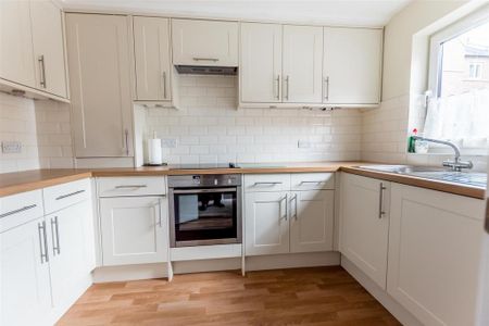 2 bedroom semi-detached house to rent - Photo 2