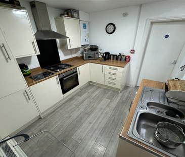 1 bedroom in a house share to rent - Photo 3