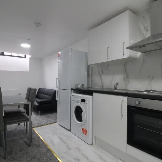 1 Bed Flat, Castle Edge, NG7 - Photo 1