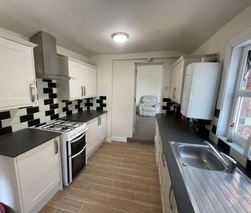 5 bedroom flat to rent - Photo 6