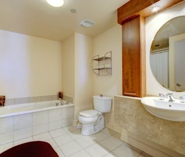 1425 Boul. Le Corbusier, H7N6L1, Laval - Photo 4