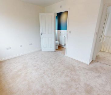 4 bedroom semi-detached house to rent - Photo 5