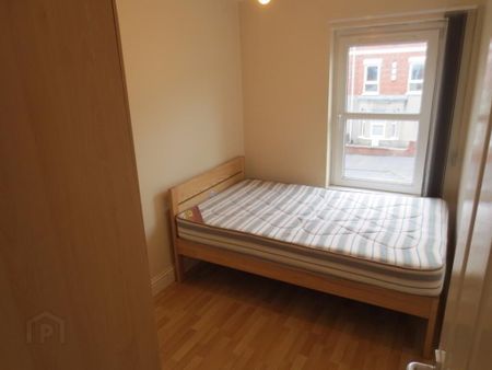 Upstairs Apartment, 53d Agincourt Avenue, Queens Quarter, Belfast, BT7 1QB - Photo 3