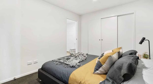 Easy Apartment Living! - Photo 1