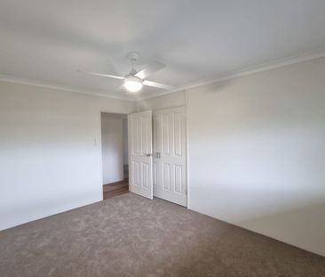 Renovated Three-Bedroom Unit in a Boutique Complex - Photo 4