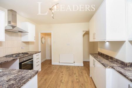 3 bedroom terraced house to rent - Photo 5