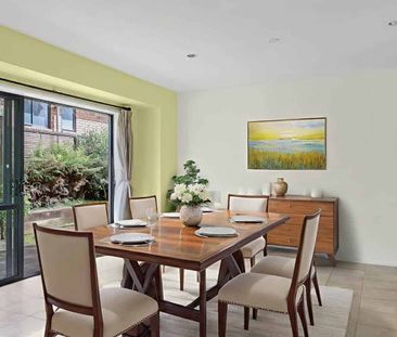 Charming 3-bedroom nestled down a private righ... - Photo 3