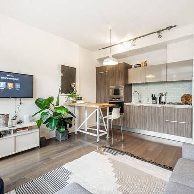 1BDRM IN HEART OF OLYMPIC VILLAGE / FALSE CREEK - Photo 4