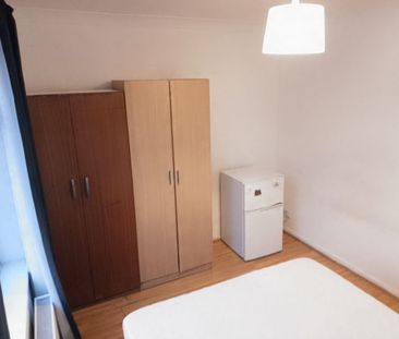 Room in a Shared House, Atherton Road, E7 - Photo 2