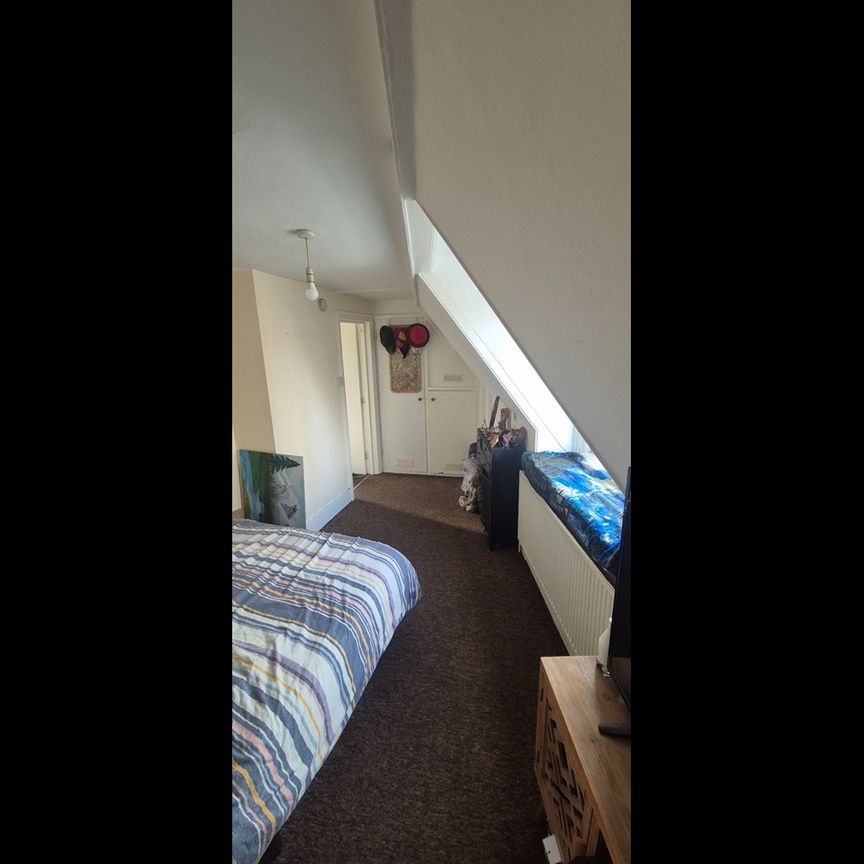 Room in a Shared Flat, Kemptown, BN2 - Photo 1