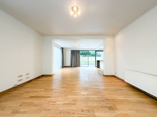 Ruime instapklare woning met tuin, 3 slpk, grote garage/berging (100 m²) te Handzame - Foto 1