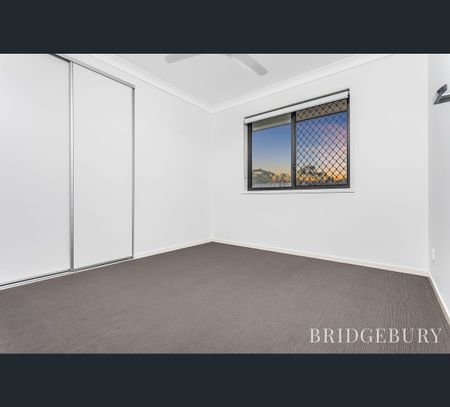 33 McMonagle Crescent, Bellbird Park, Qld 4300 - Photo 5