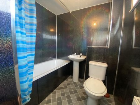 2 bedroom terraced house to rent - Photo 5