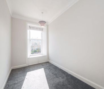 4 bedroom terraced house to rent - Photo 2