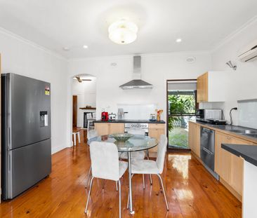 PRIZED LOCATION IN VERMONT SECONDARY COLLEGE SCHOOL ZONE (STSA) - Photo 5