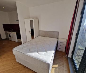 Studio to rent - Photo 4