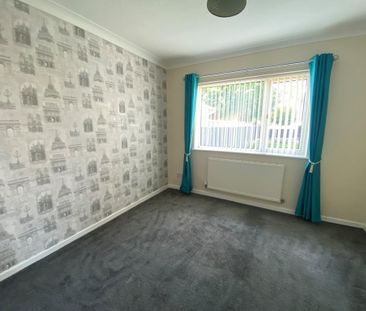 2 bedroom semi-detached bungalow to rent - Photo 3