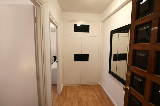 Flat - Granada (Constitucion) - Photo 1