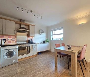 Newlands Close, Hagley, Stourbridge, West Midlands, DY9 - Photo 5