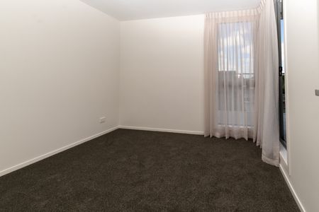 Fabulous and Sunny Apartment including carpark - Photo 5