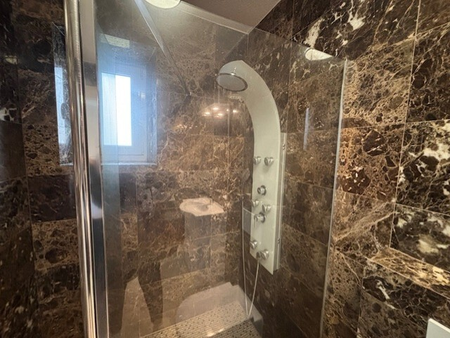 Delémont, lumineux et très grand 2.5 pces à louer - Photo 2