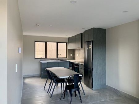 Rent this Lovely Home in Sandringham - Photo 2