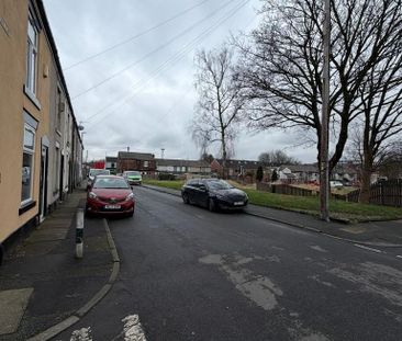 2 bedroom end of terrace house to rent - Photo 3