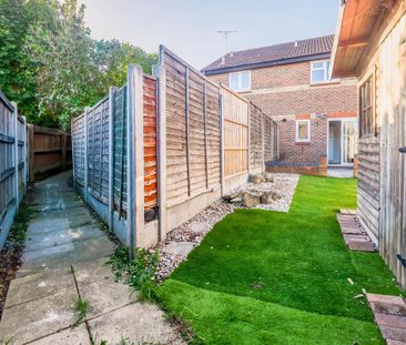 2 bedroom terraced house to rent - Photo 4