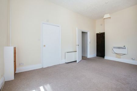 apartment to rent Alum Chine Road, Bournemouth - Photo 5